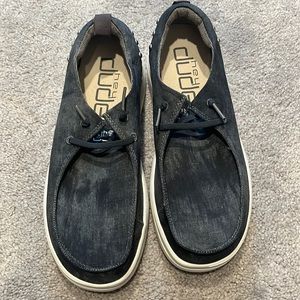 Size 8 women’s blue washed Hey Dudes. Never worn without tags